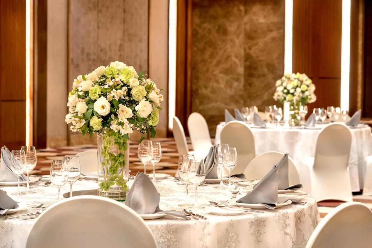 Marco Polo Plaza Cebu Ξενοδοχείο Εξωτερικό φωτογραφία The ballroom at the hotel