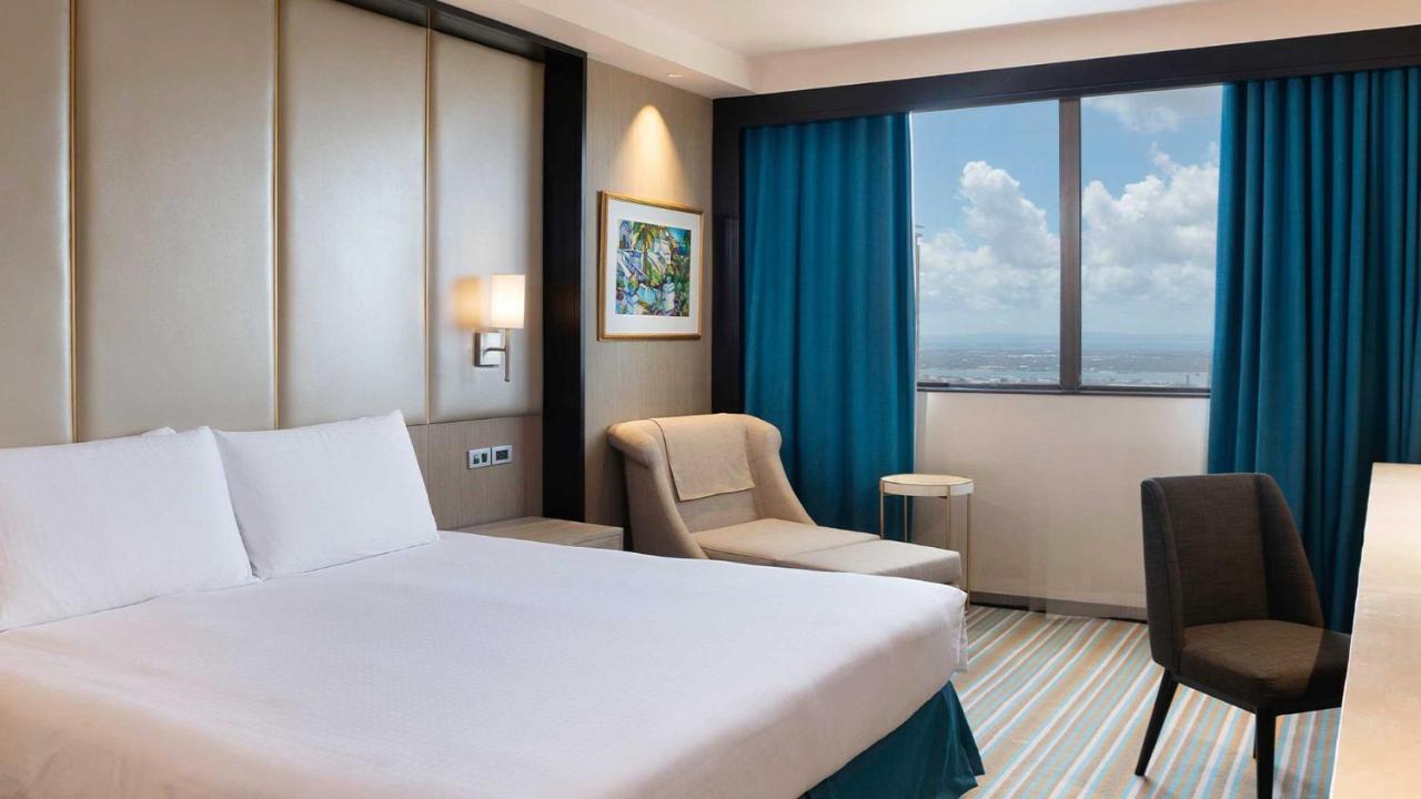 Marco Polo Plaza Cebu Ξενοδοχείο Εξωτερικό φωτογραφία A room at the hotel