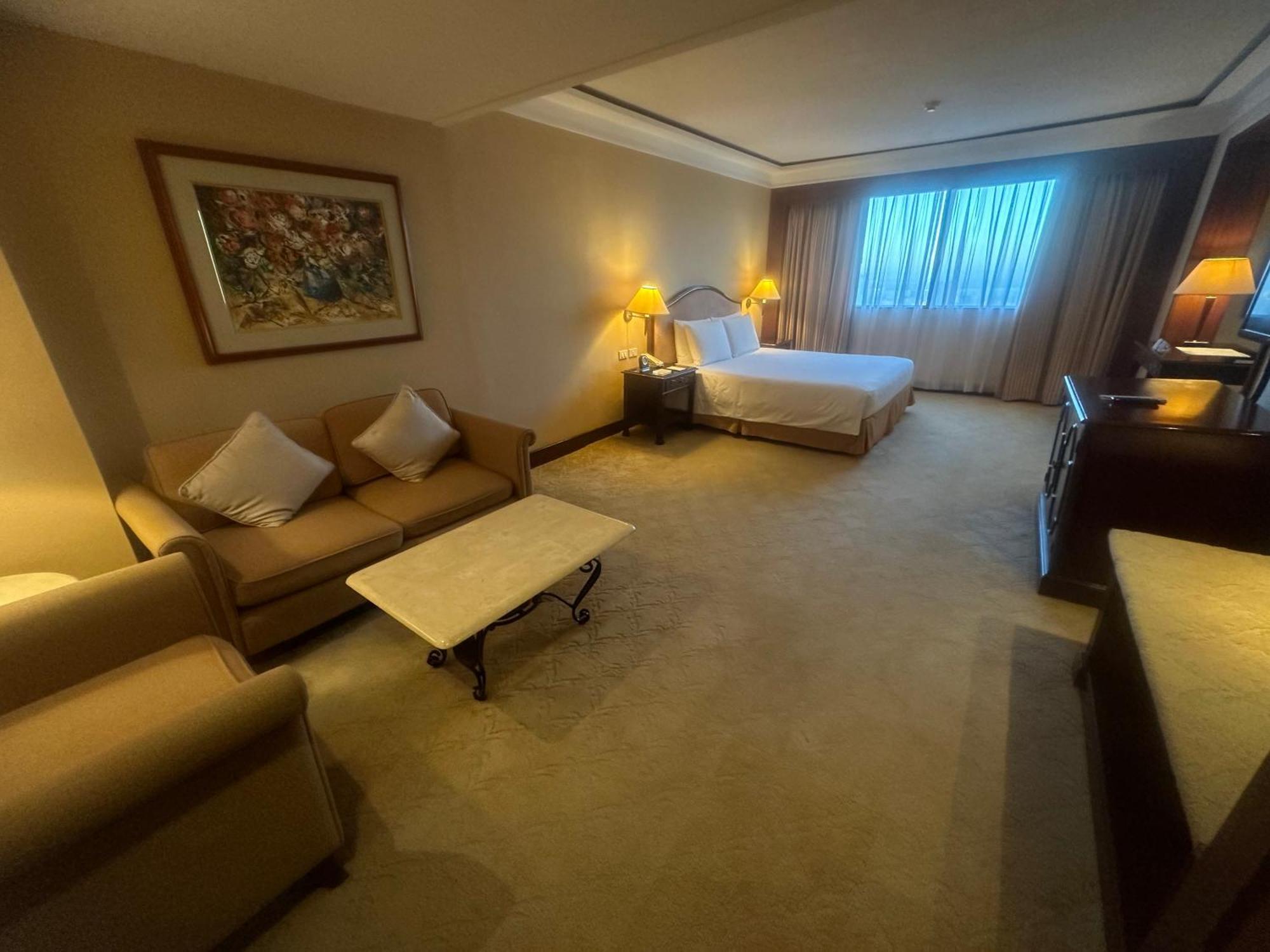 Marco Polo Plaza Cebu Ξενοδοχείο Εξωτερικό φωτογραφία A suite at the hotel