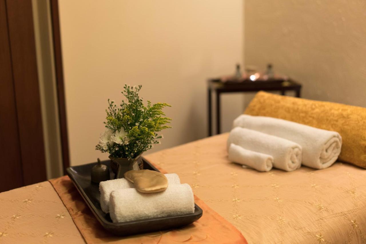 Marco Polo Plaza Cebu Ξενοδοχείο Εξωτερικό φωτογραφία A massage room at a spa